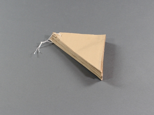 19x19cm, Diagonale 27cm, ca. 125g Inhalt